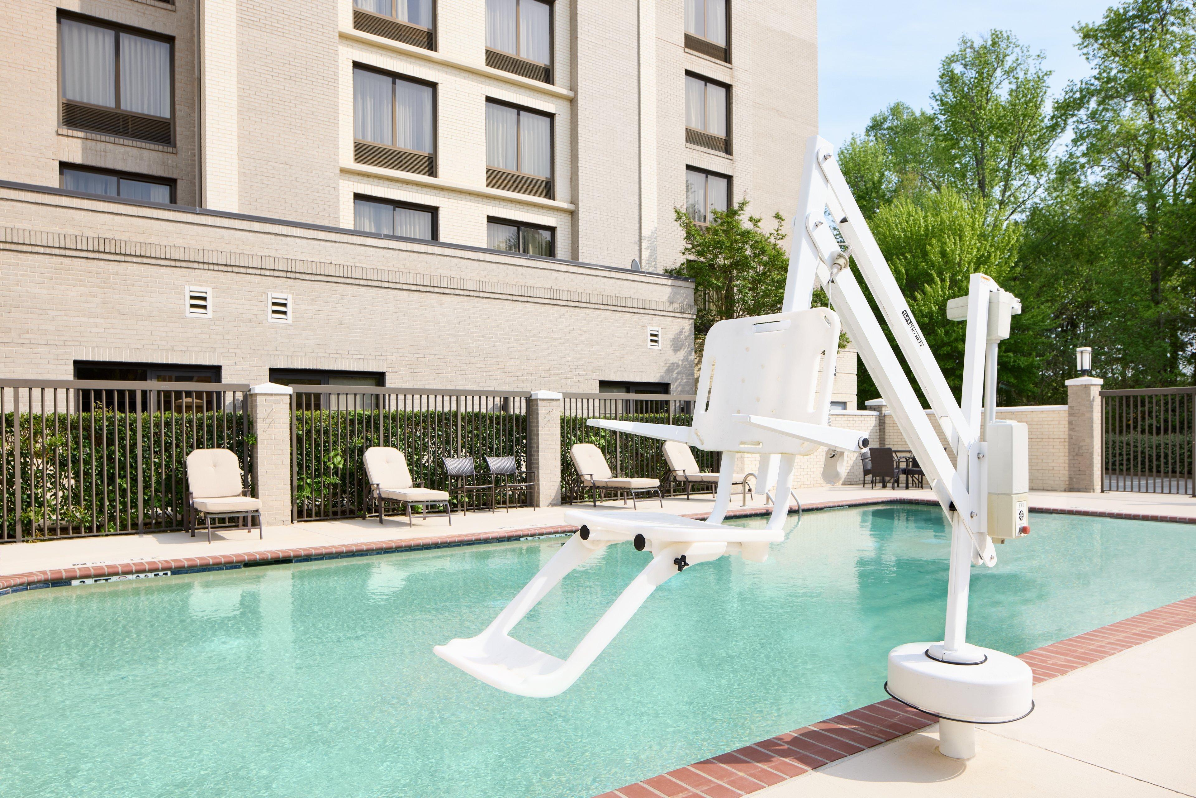 Holiday Inn Express & Suites Alpharetta, An Ihg Hotel Exterior photo